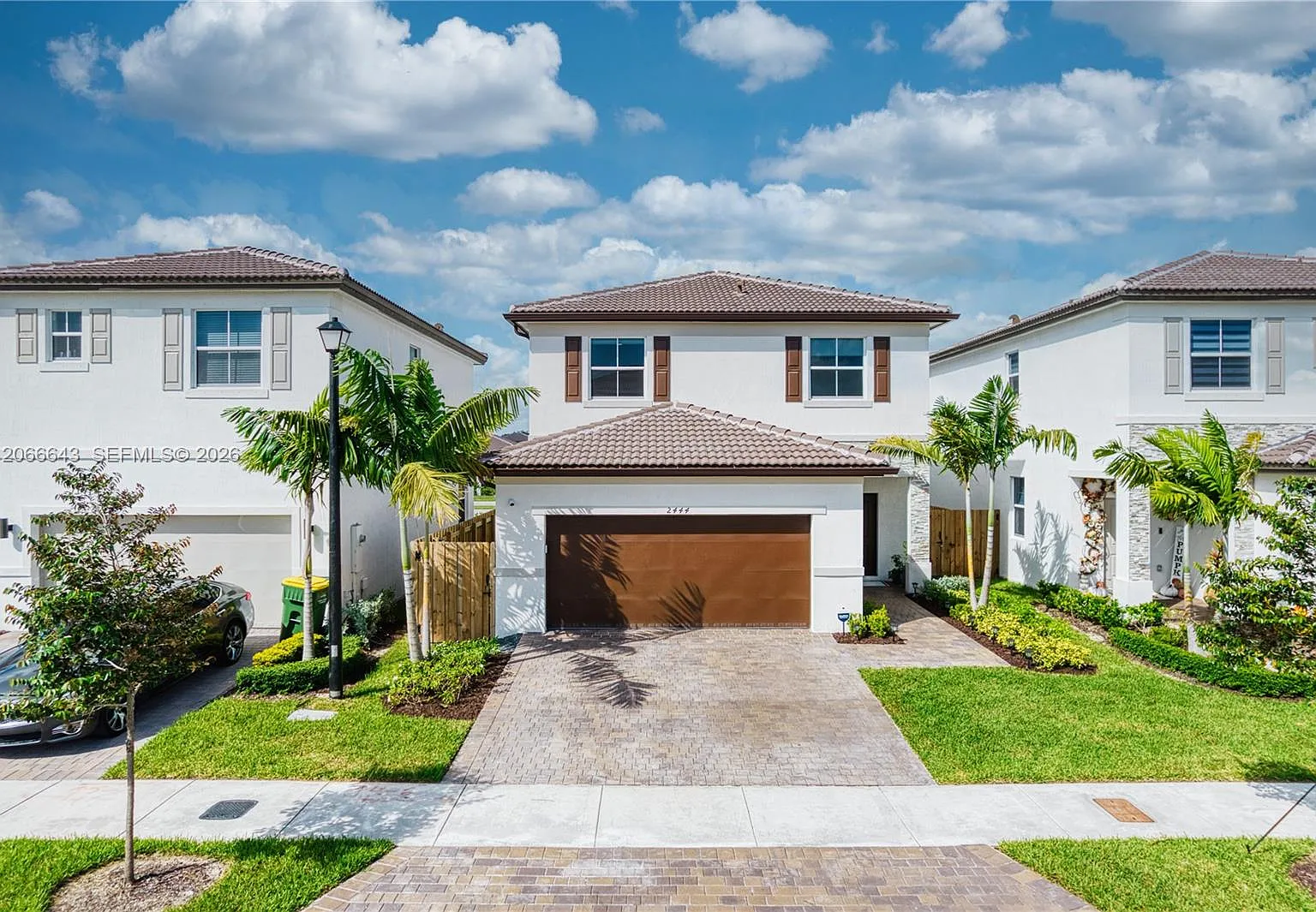 4 bed, 2.5 bath, 2190 sqft, $3,995 — Photo 4