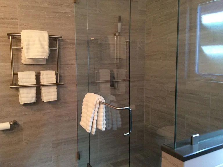 4815 Golden Springs Dr — Photo 13