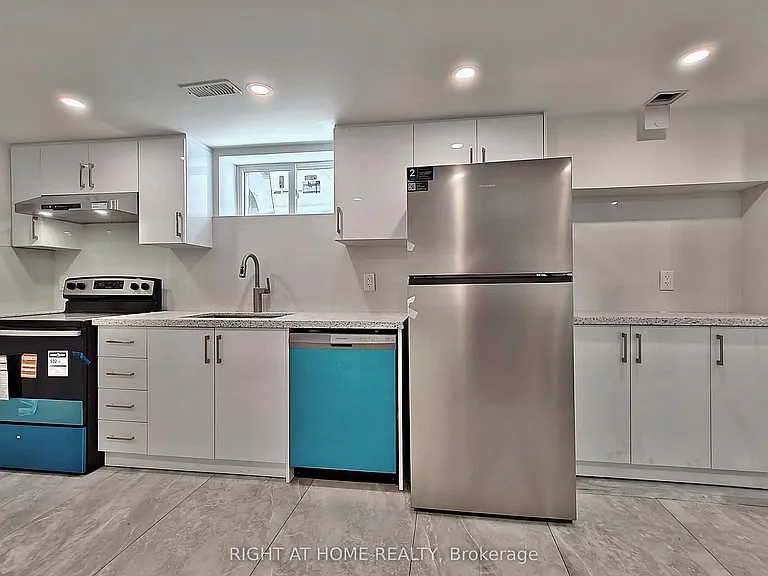 92 Cadillac Ave S #BASEMENT — Photo 6