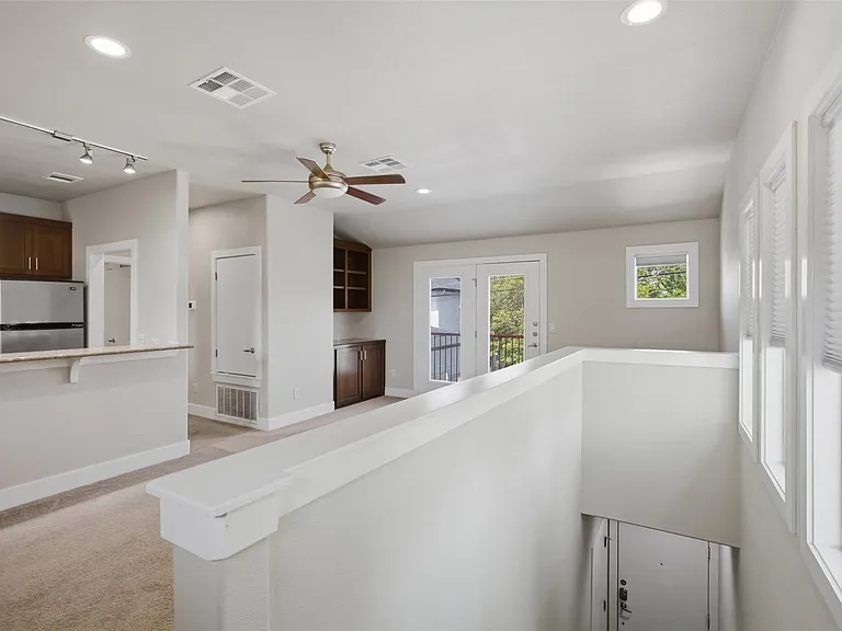 1315 W Anderson Ln #B — Photo 6