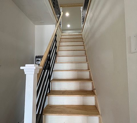 2nd image of 1611 W Maryland St #3