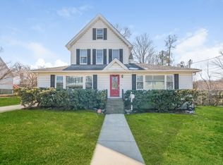 14 Lakeview Ave, Hartsdale, NY 10530