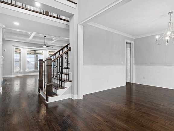 5th image of 1468 Collins View Way