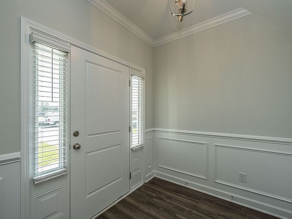 4th image of 590 Dunswell Dr