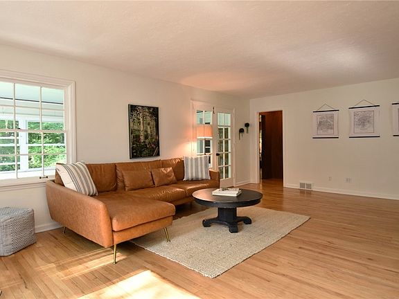 4th image of 5825 Briarwood Ln
