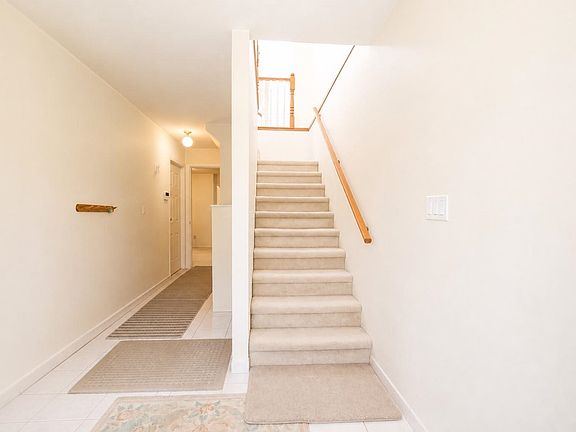 2nd image of 4843 Maitland St