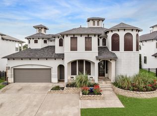 1830 Lakeside Dr, Seabrook, TX 77586