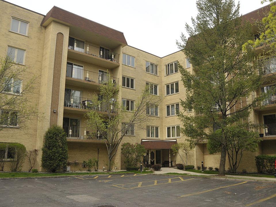 1st image of 6430 W Belle Plaine Ave APT 204