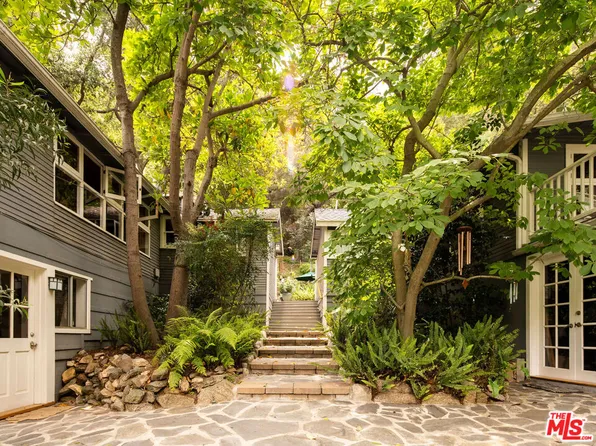 8162 Kirkwood Dr, Los Angeles, CA 90046