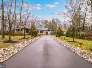 1439 Sugartown Rd, Berwyn, PA 19312