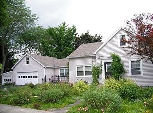 22 Papermill St, Honeoye Falls, NY 14472