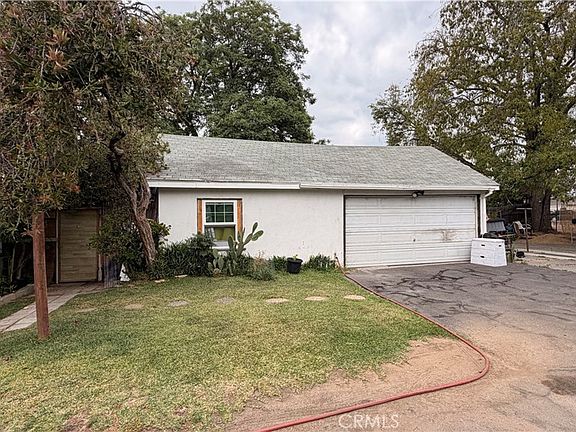 4th image of 8805 E Live Oak St