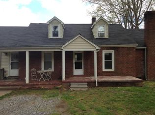 438 6th St NW, Taylorsville, NC 28681