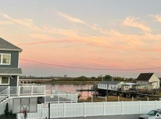 1014 Channel Rd, Broad Channel, NY 11693