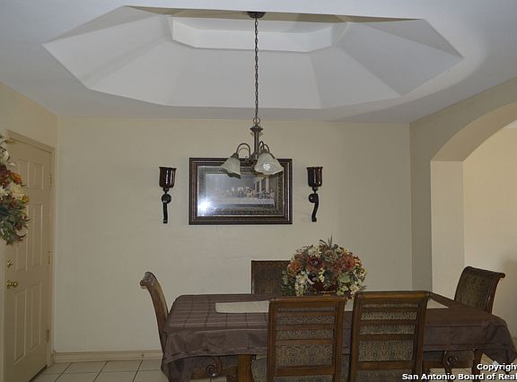 5th image of 2106 Los Olivos Ln