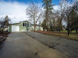 11448 W Meadowview Ln, Nine Mile Falls, WA 99026