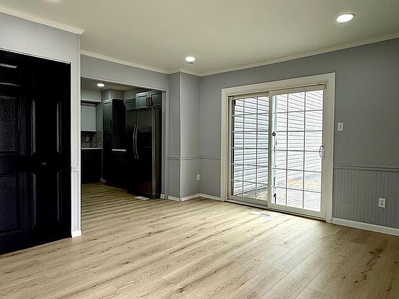 5th image of 11106 Glenfield St