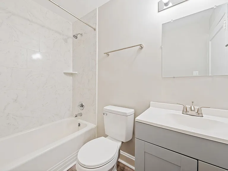 215 W Geer St — Photo 11