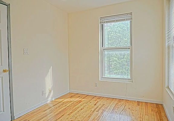 4th image of 1627 Park Ave APT 3A
