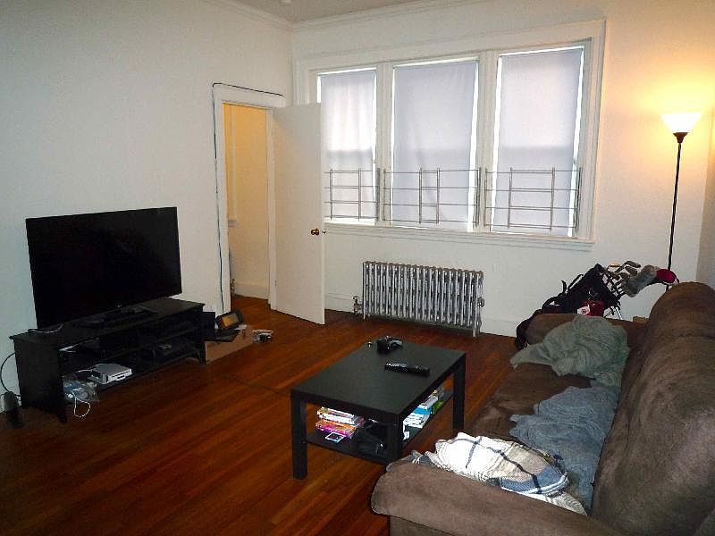 2nd image of 2047 Commonwealth Ave #1