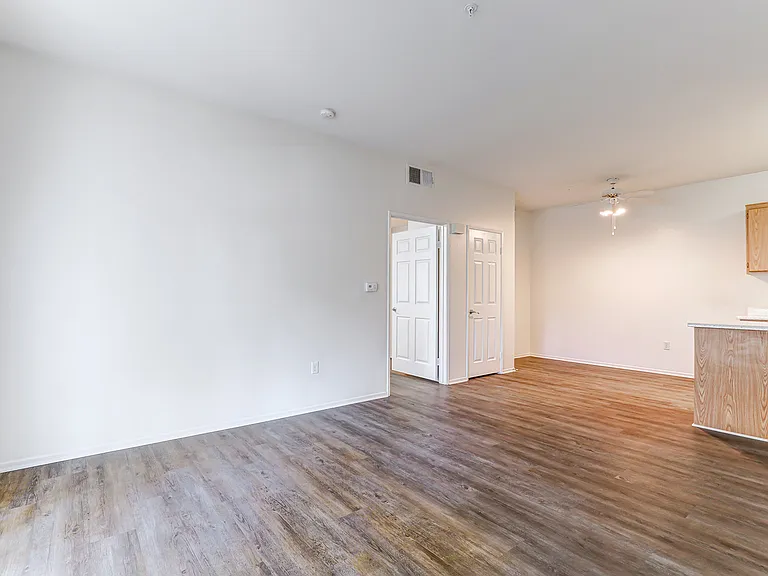 Portofino Apartments — Photo 11