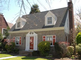 34 Clayton Ave, Floral Park, NY 11001