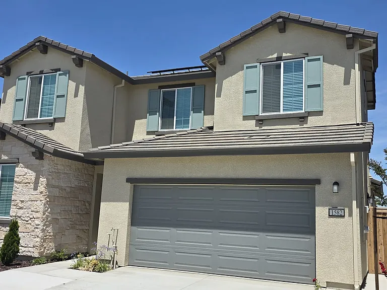 1582 Pinchot Dr — Photo 12