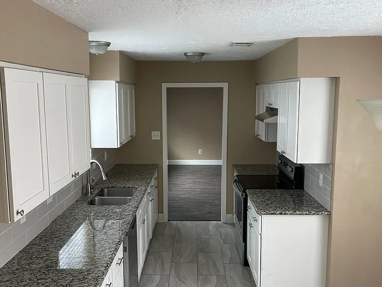 3430 Walhalla Dr — Photo 4