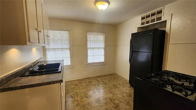 3110 48th St — Photo 5
