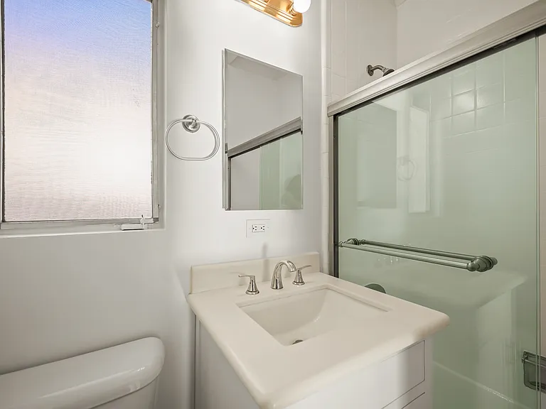 608 San Vicente Blvd — Photo 15