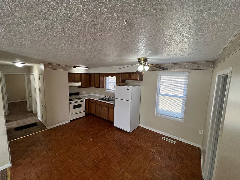 621 Dover Rd — Photo 6