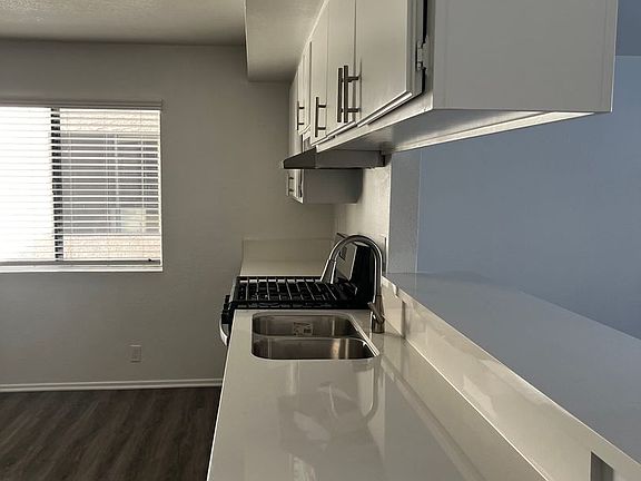 4th image of 4862 W 118th Pl APT 4