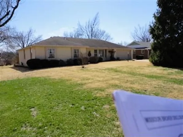 2444 E Edgewood St, Springfield, MO 65804