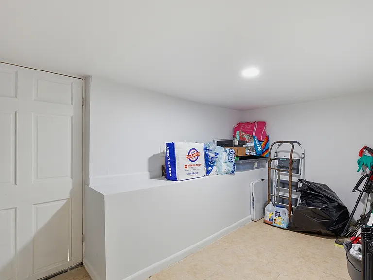 4318 Lawrence St — Photo 25