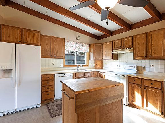 4th image of 423 Pattee Creek Dr