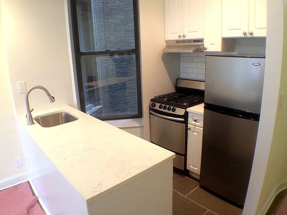 2nd image of 520 E 12th St APT 5D