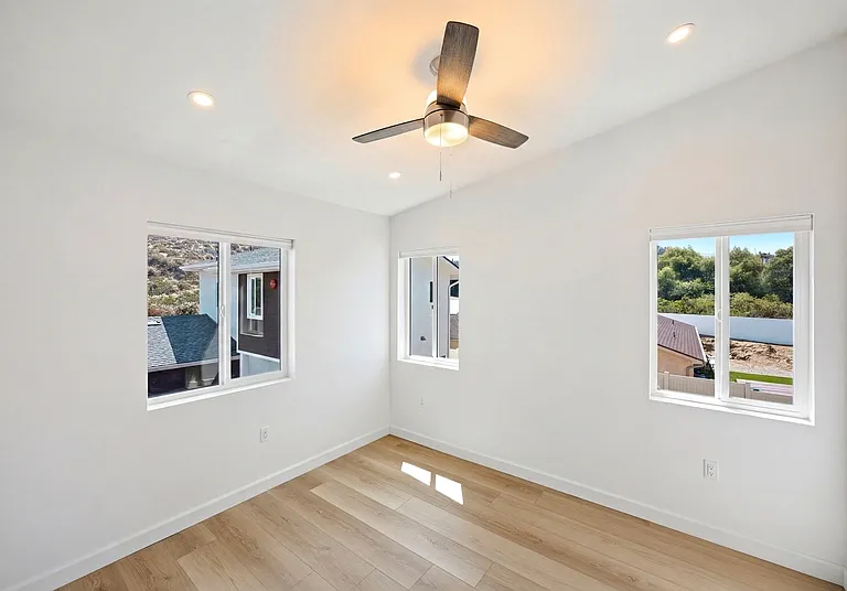 9094 Los Coches Rd — Photo 15