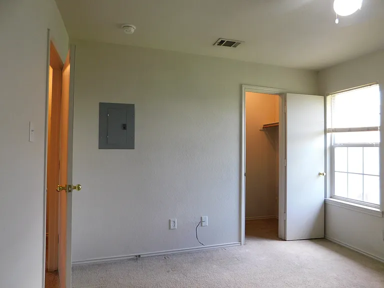 308 Creek St #D — Photo 15