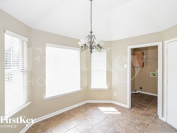 5th image of 10257 Green Moss Dr N