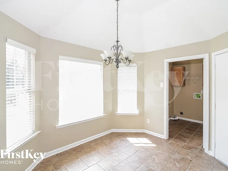 10257 Green Moss Dr N — Photo 5