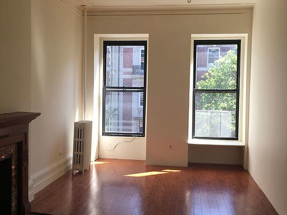 3rd image of 45 W 74th St APT 11