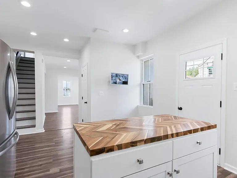 802 High St — Photo 3