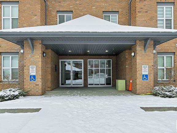 2nd image of 667 Watt Blvd SW #214