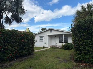 3037 Clinton St S, Gulfport, FL 33707