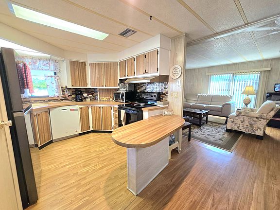 5th image of 505 Avanti Way Blvd