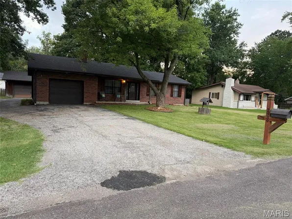 2939 Broadview Ave, Maryland Heights, MO 63043