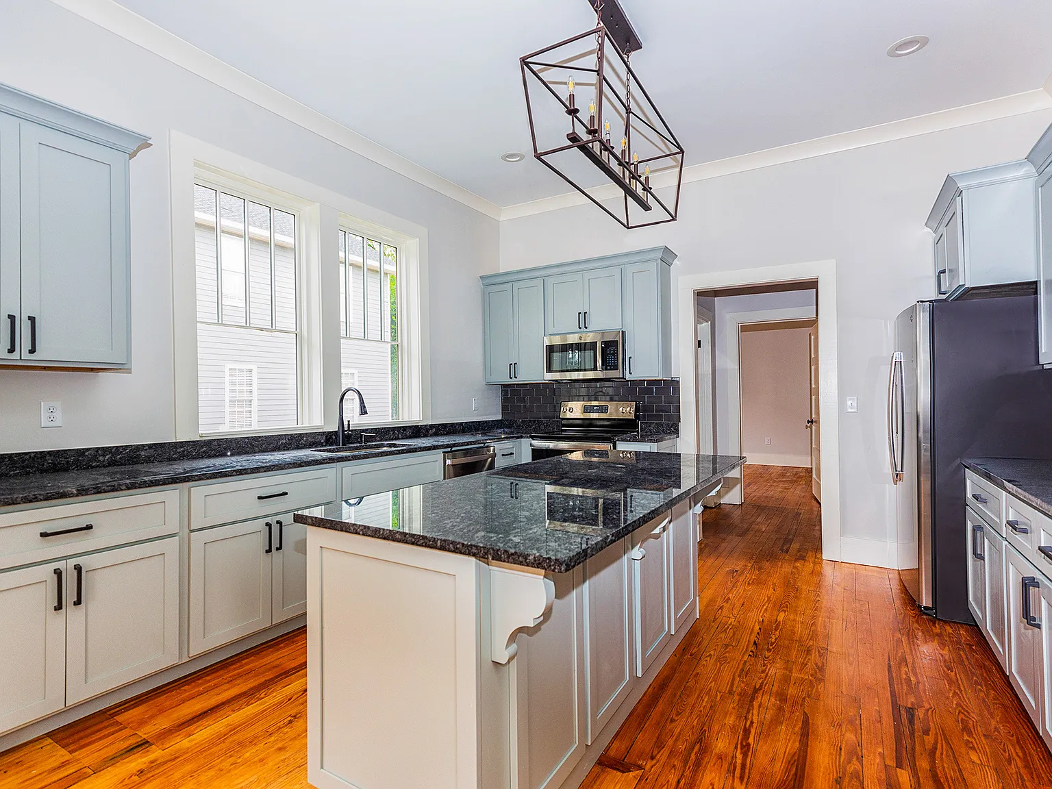 2 bed, 1189 sqft, $1,425 — Photo 1