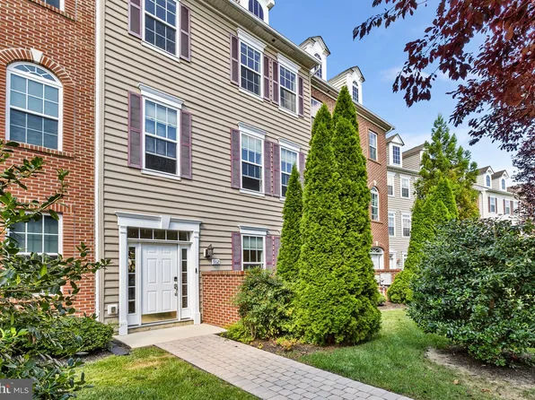 912 Shepard Ave, Bear, DE 19701