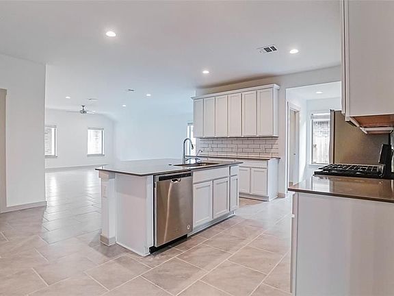 4th image of 3954 Canyon Shore Ln