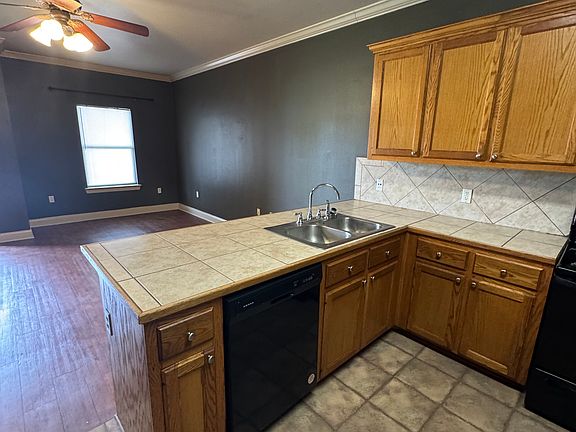 4th image of 1820 Jade Ave